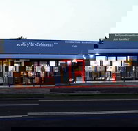 Kelly  Gemelli - Art and Design - Your Accommodation