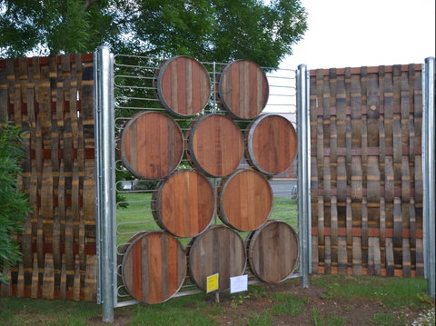 Arts Rutherglen Sculpture Trail - Your Accommodation 0