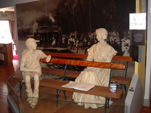 Golden City Paddle Steamer And Museum - Your Accommodation 2