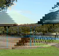 Scotts Point Way to Riverside Park trail - Your Accommodation