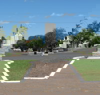 War Memorial and Heroes Avenue Roma - Your Accommodation