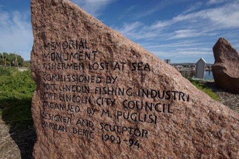 Fishermen's Memorial - Your Accommodation 1