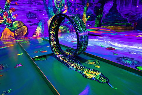 Glowing Rooms 3D Mini Golf - Your Accommodation 2