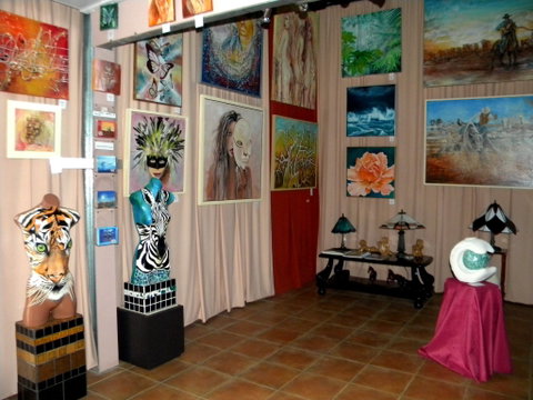 Alpha31 Art Gallery And Sculpture Garden - Your Accommodation 2