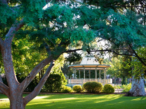 Robertson Park - Your Accommodation 0