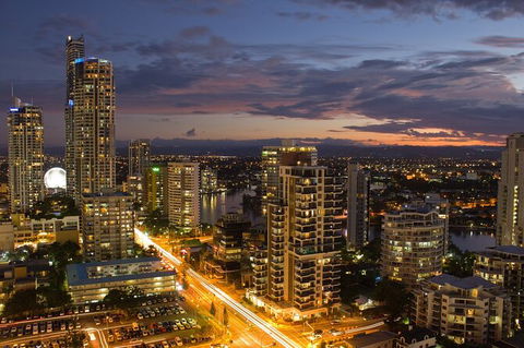 Gold Coast Airport Transfers : Gold Coast City To Airport OOL In Luxury Car - Your Accommodation 5