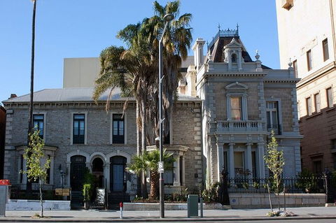 Adelaide Airport Transfers : Airport ADL To Adelaide City In Luxury Car - Your Accommodation 4