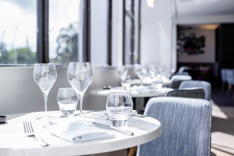 MRepublic Restaurant, Bar And Lounge - Your Accommodation 7