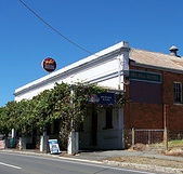 Red Hill Hotel - Your Accommodation