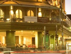 Ravesis Wine Bar