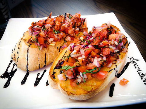 Accordion Cafe & Restaurant - Your Accommodation 0