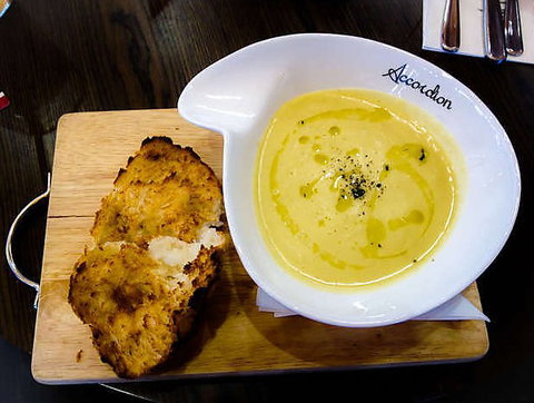 Accordion Cafe & Restaurant - Your Accommodation 1