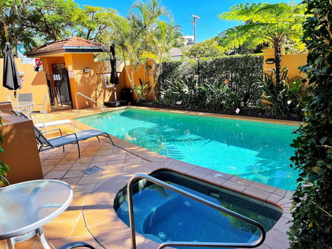 Mermaid Beach Park View Resort - Your Accommodation 2