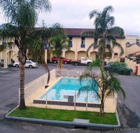 Econo Lodge Hacienda International - Your Accommodation