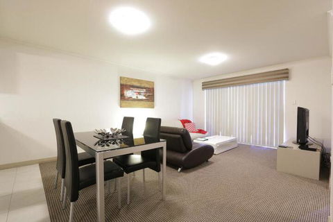 Verandah Apartments - Your Accommodation 1
