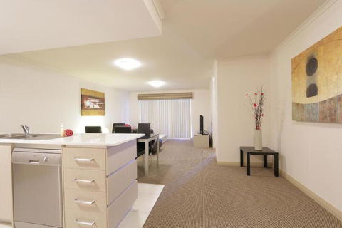 Verandah Apartments - Your Accommodation 5