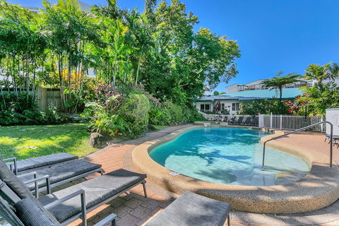 Roydon Beachfront Apartments - Your Accommodation 4