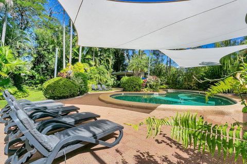 Roydon Beachfront Apartments - Your Accommodation 2