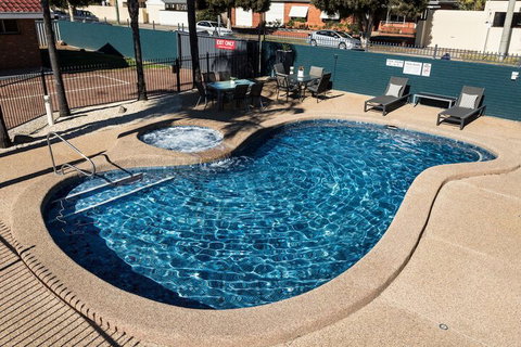 Addison Motor Inn - Your Accommodation 3
