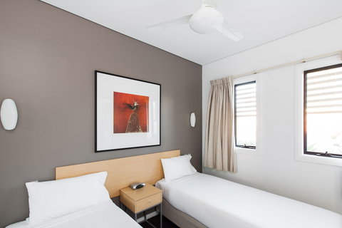 Majestic Oasis Apartments - Your Accommodation 5