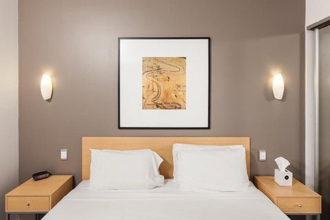 Majestic Oasis Apartments - Your Accommodation 6