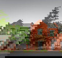 Majestic Old Lion Apartments