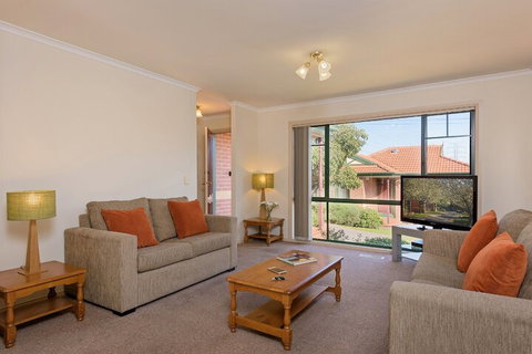 Mount Waverley Townhouses - Your Accommodation 5