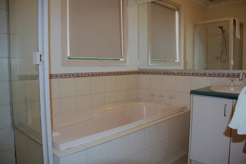 Mount Waverley Townhouses - Your Accommodation 4