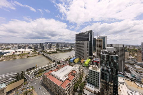 Oaks Brisbane Casino Tower Suites - Your Accommodation 3