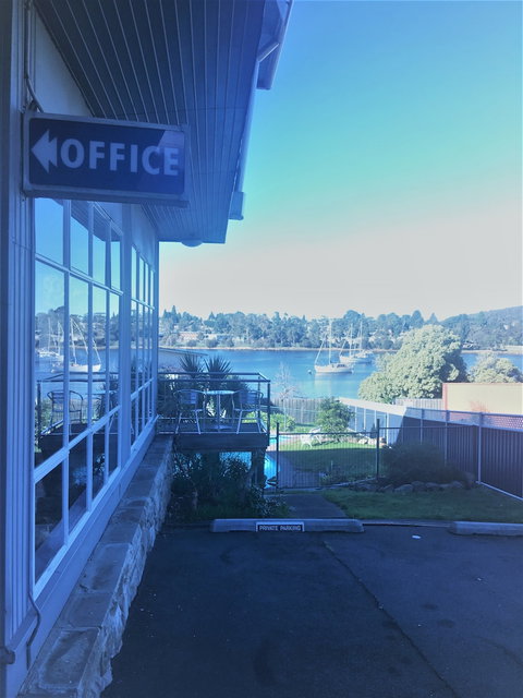 Waterfront Lodge Motel - Your Accommodation 3