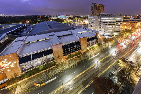 Oaks Adelaide Embassy Suites - Your Accommodation 6