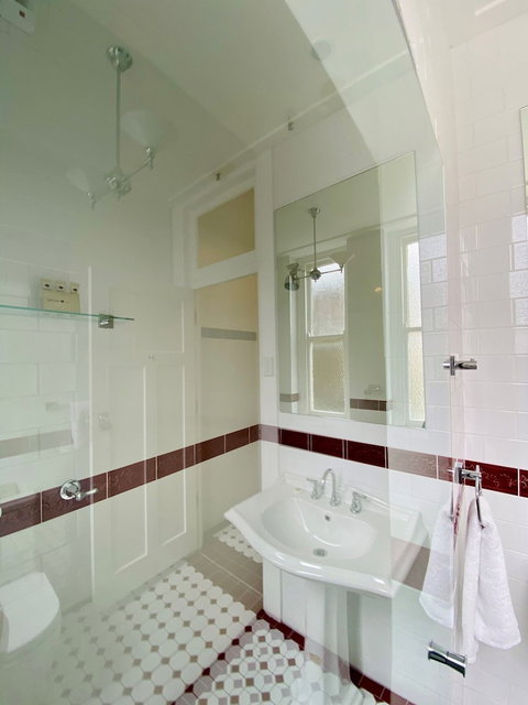 The Carrington Hotel - Your Accommodation 2