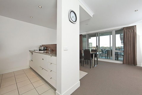 Accommodate Canberra - The Avenue - Your Accommodation 6