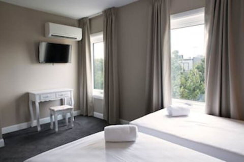 Lily Sands Inn - Your Accommodation 0