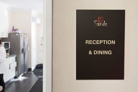 Lily Sands Inn - Your Accommodation 1