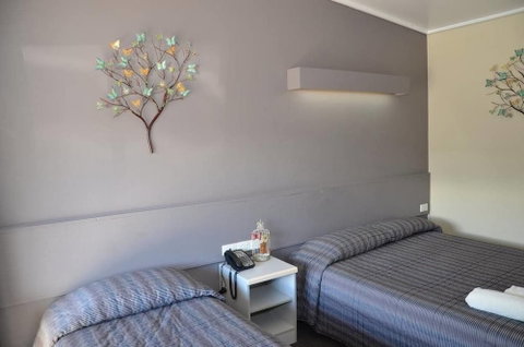 Warwick Motor Inn - Your Accommodation 6