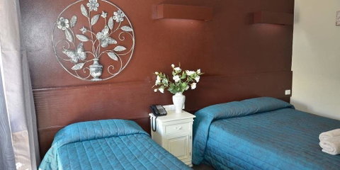 Warwick Motor Inn - Your Accommodation 0