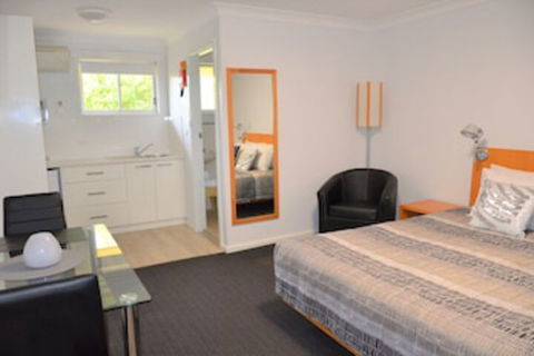 Culburra Beach Motel - Your Accommodation 0