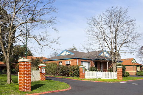 Park Avenue - Forest Hill - Your Accommodation 2