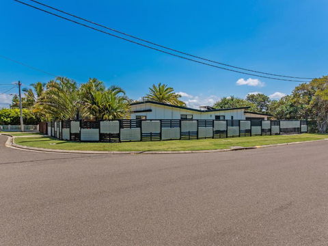 Marcoola House Pet Friendly Sunshine Coast - Your Accommodation 1