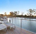 Gippsland Lakehouse a Canal frontage - Your Accommodation