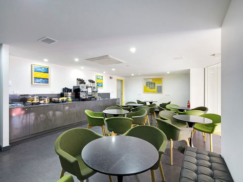 ValueSuites Green Square - Your Accommodation 5