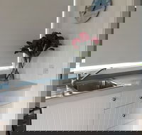 Red Waratah - Your Accommodation