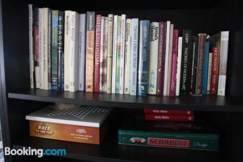 The WeareHouse In Deloraine - Your Accommodation 5