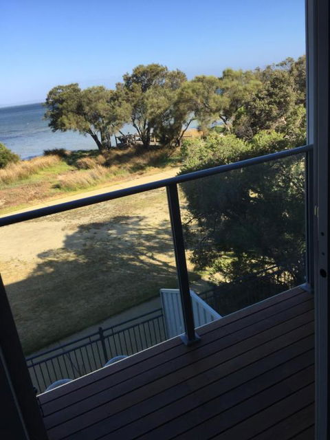 Falcon Bay 4x4 Townhouse - Your Accommodation 3