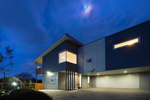 Azura - Your Accommodation 4