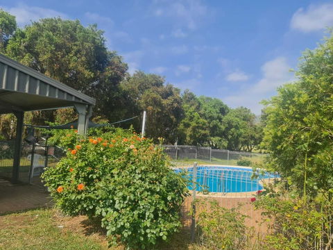 Valley View Motel - Your Accommodation 3