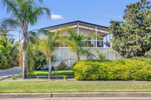 Zephyr Shores - Your Accommodation 2