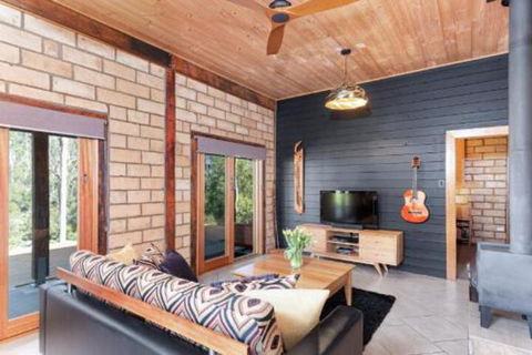 Falls River Luxury Accommodation - Your Accommodation 2