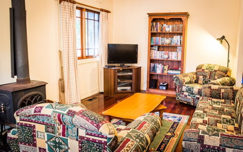 Whispering Pines Cottages - Your Accommodation 2